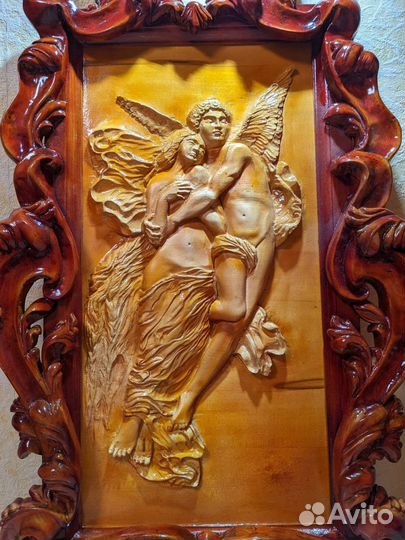 Резное панно