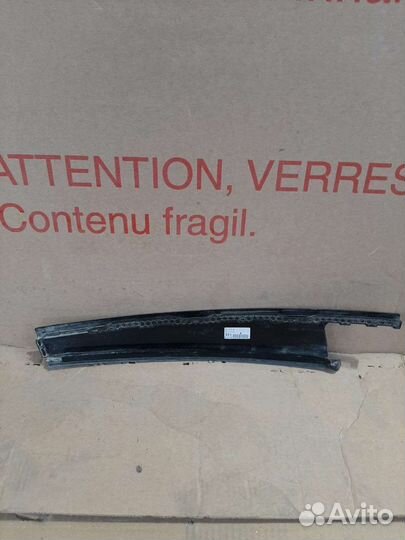 Накладка двери задней правой Skoda Octavia a7