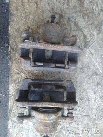 Суппорт тормозной передний Hyundai Solaris 2012