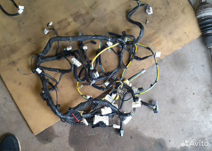 Проводка двигателя, торпедо, салона Kia Rio 3