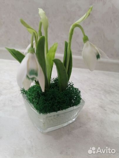 Подснежники - цветочная композиция