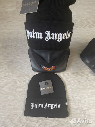 Головные уборы. Шапка Palm Angels черная