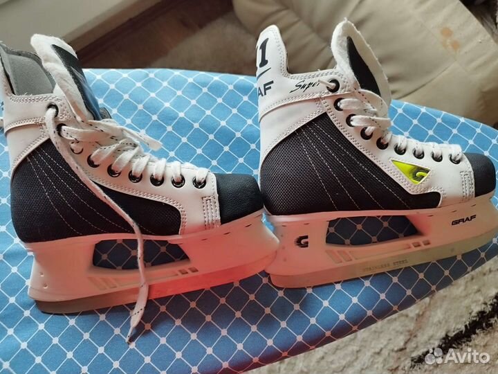 Коньки хоккейные