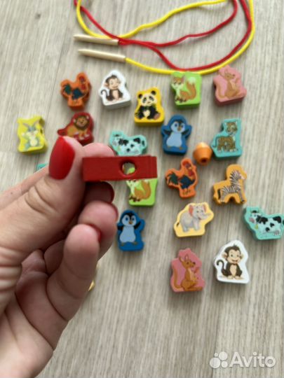 Игрушка шнуровка