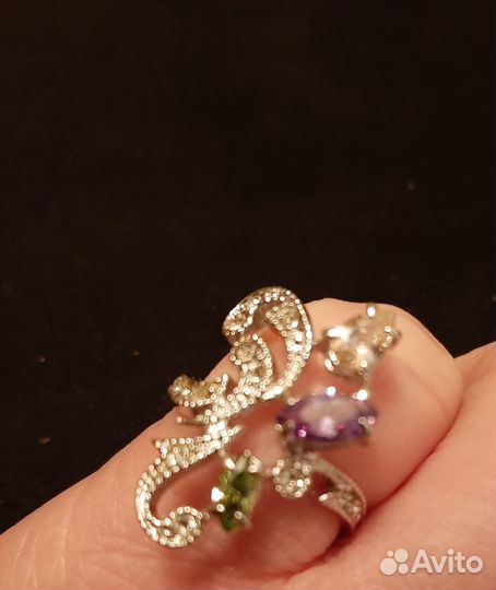 Кольцо Jenavi с кристаллами Swarovski и фианитами