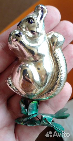 Елочная игрушка Белочка с орешком на прищепке СССР