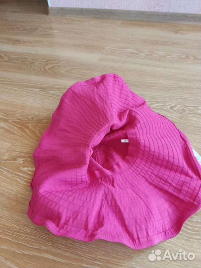 Новая пляжная шляпа с большими полями