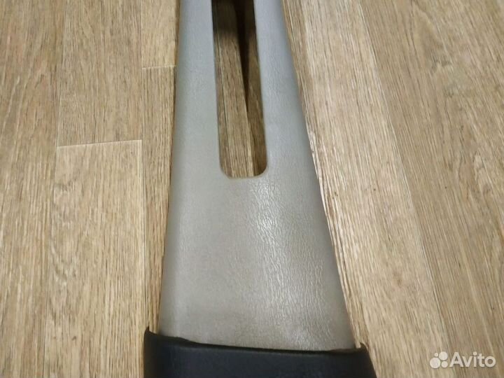 Обшивка центральной стойки крыши левая Primera P11