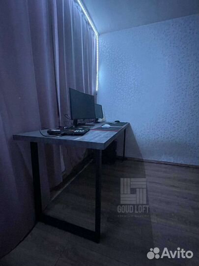 Компьютерный стол в стиле лофт