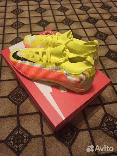 Бутсы (шиповки) найк(nike), гетры, щитки