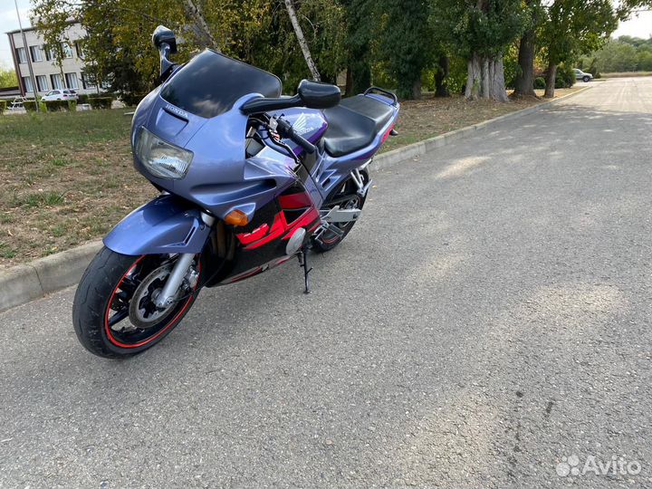 Honda CBR600F2