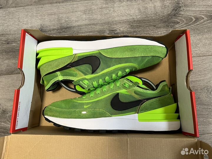 Nike waffle one electric green