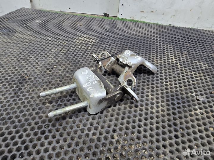 Петля двери задняя правая Great Wall Safe