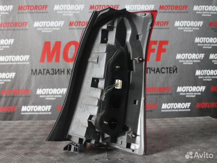 Стоп левый Тойота Виш ZNE10 68-14 А864