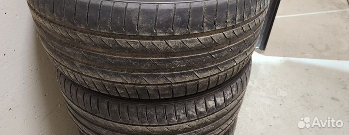 Kumho Ecsta PS71 285/35 R22 ZR