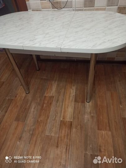 Продам кухонный стол бу