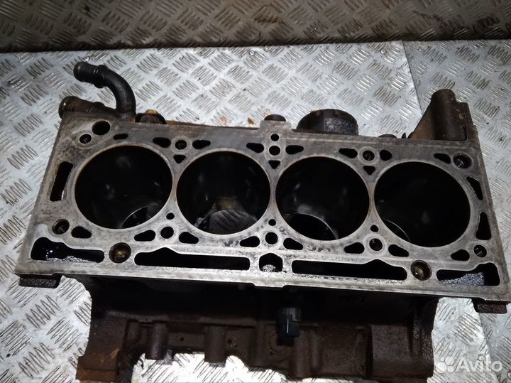 Блок двс Renault K7MF410 1.6 голый б\у