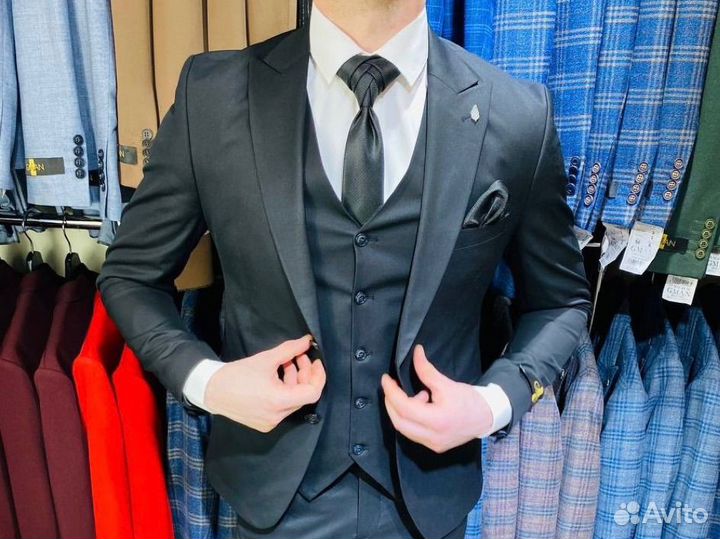 Мужской классический костюм новый