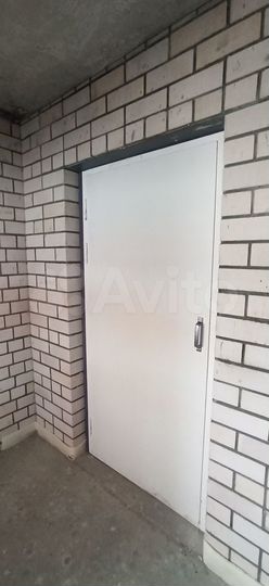 4-к. квартира, 140 м², 1/10 эт.