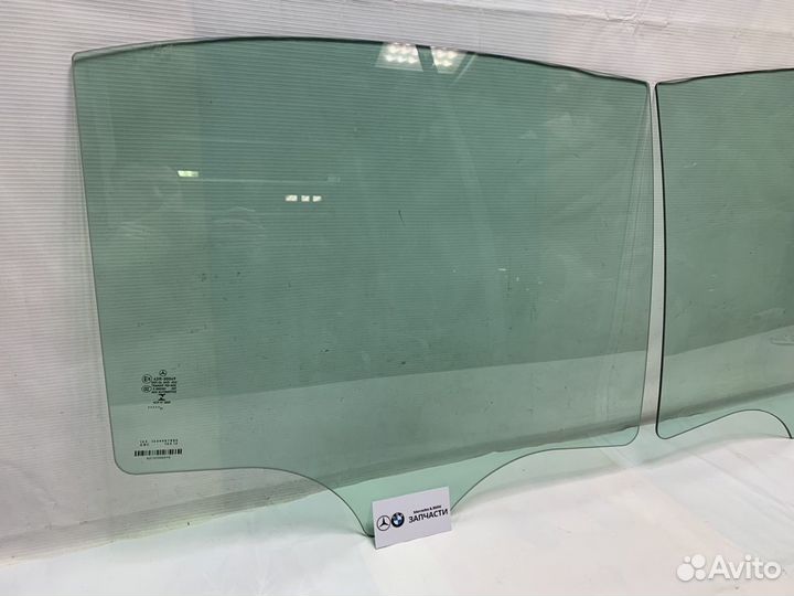 Стекло задней левой и правой двери Mercedes E W213