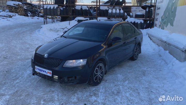 Обшивка стойки передней левой верхняя Skoda Octavia (A7) 5E0867233AY20