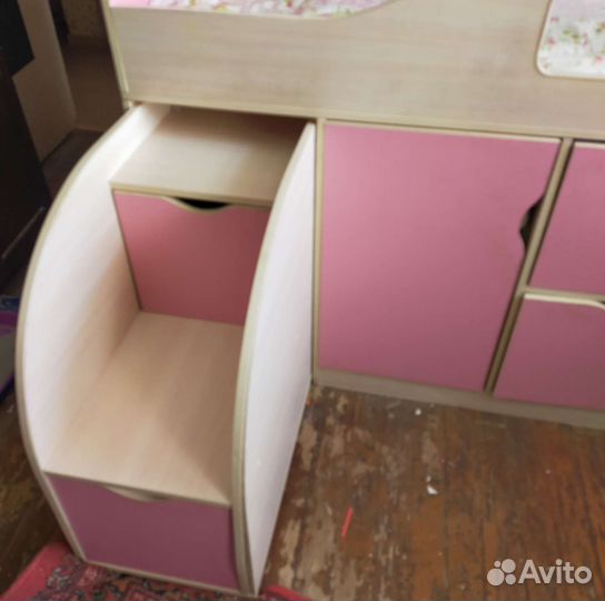 Кровать чердак со столом