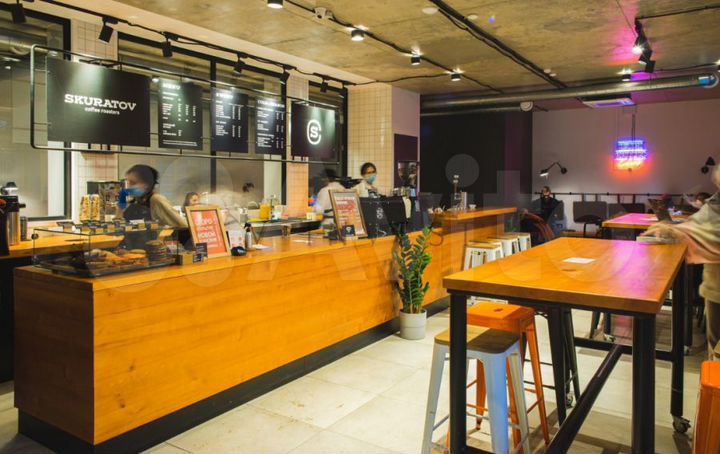 Продаю здание 940 кв/м с арендаторами