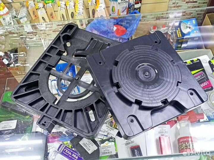 Поворотный механизм для кресла в лодку