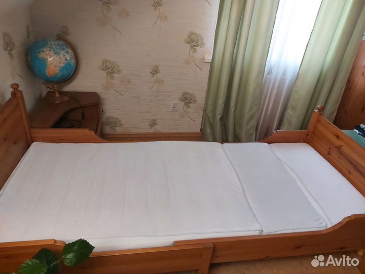 Детская кровать IKEA раздвижная с матрасом