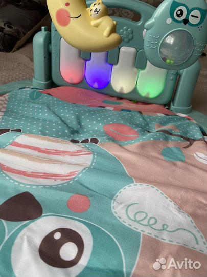 Развивающий коврик с пианино