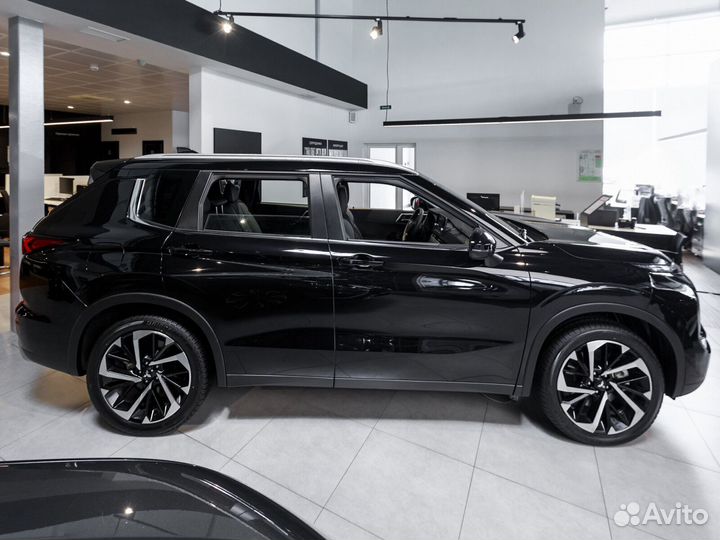 Mitsubishi Outlander 1.5 CVT, 2023