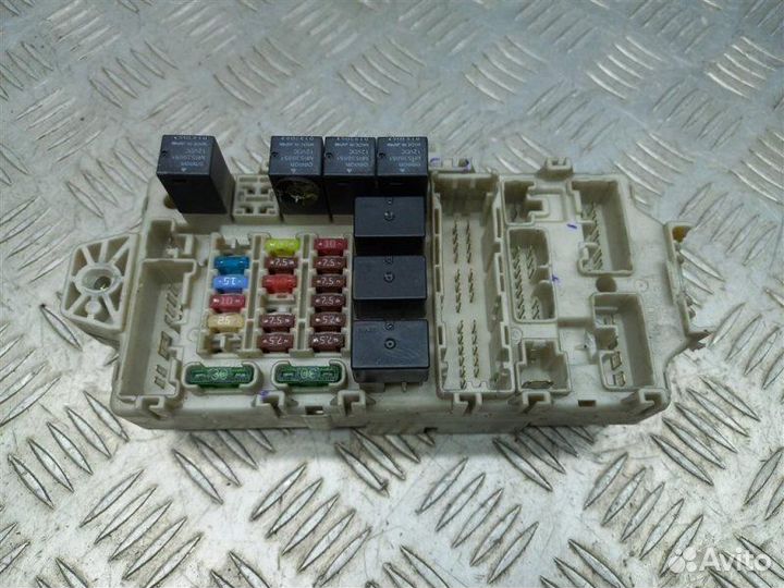 Блок предохранителей Mitsubishi Outlander 1 CU 2.4