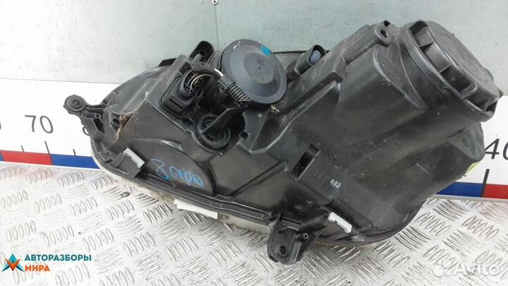 Фара правая Volkswagen Golf 5 2006