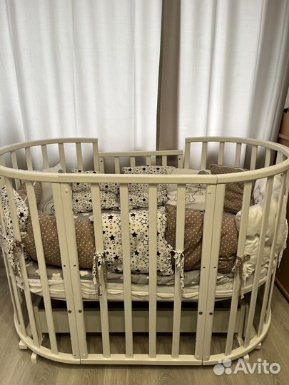 Продам детскую кроватку с матрасом и постельным