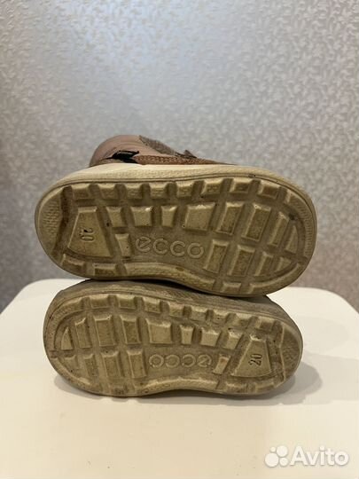 Ботинки демисезонные для девочки Ecco