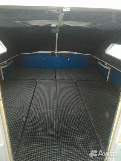 Катер тримаран