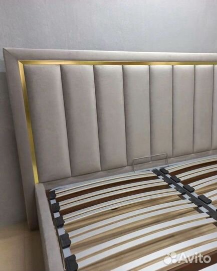 Кровать с подъёмным механизмом