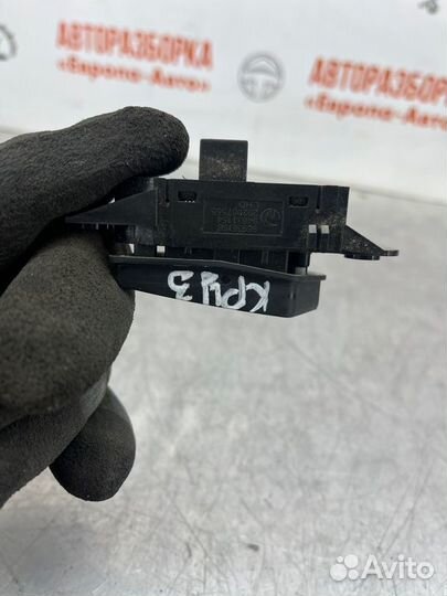 Кнопка центрального замка Chevrolet Cruze седан