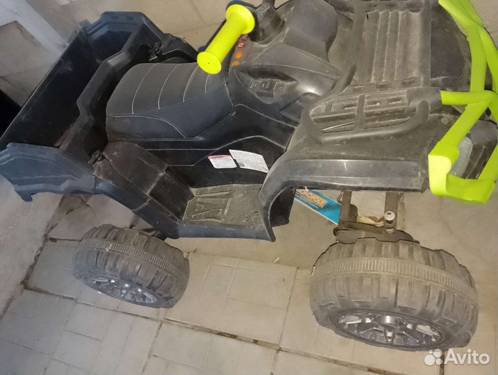 Детский квадроцикл на аккумуляторе