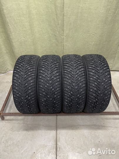 Nokian Tyres Hakkapeliitta 8 SUV 215/55 R17