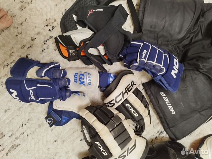 Форма, шлем и экипировка для хоккея