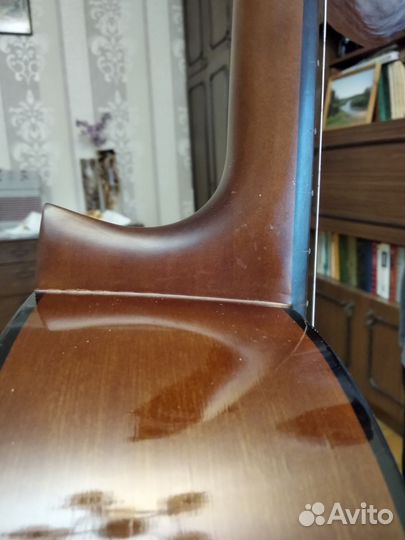 Акустическая гитара
