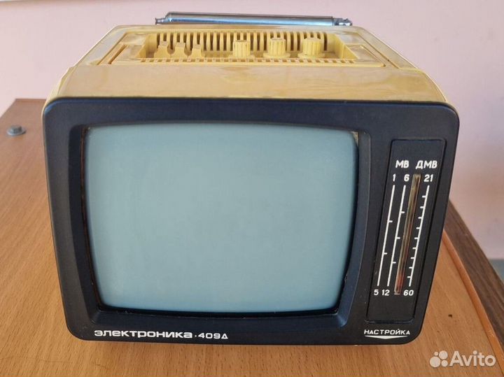 Телевизор электроника 409Д