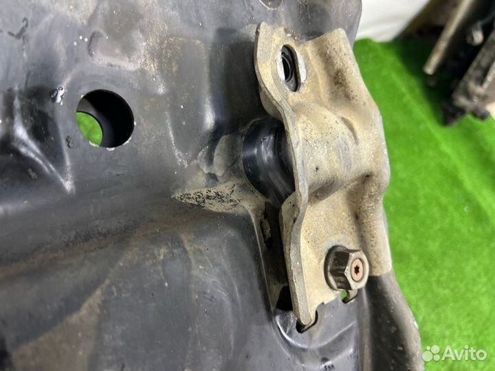 Подрамник передний Peugeot 308 1 1.6 EP6 2008