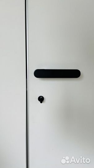 Дверные ручки для дверей невидимок