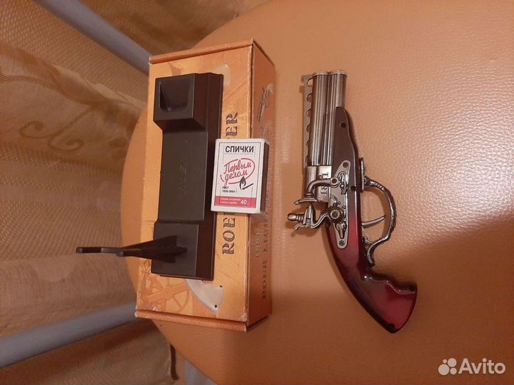 Зажигалка - сувенир новая