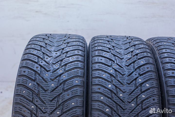 Nokian Tyres Hakkapeliitta 8 215/55 R17 98T