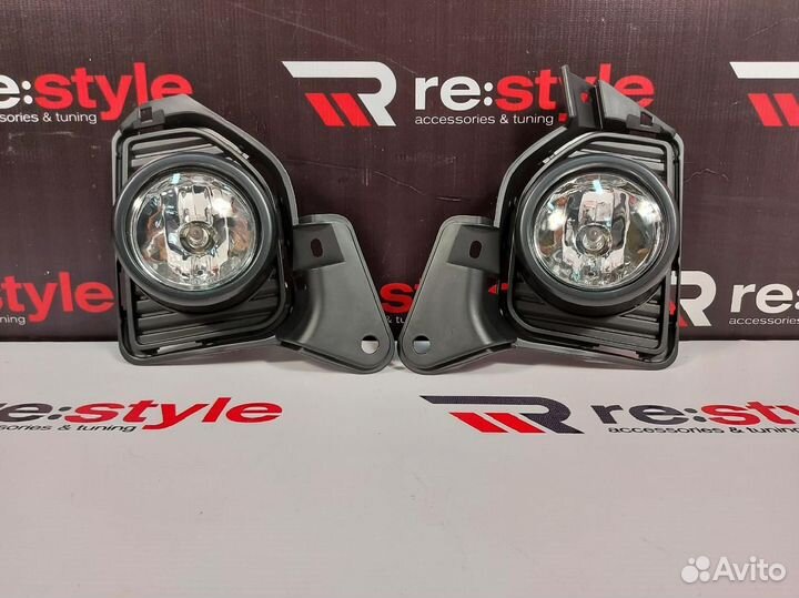 Туманки Toyota Hiace 200 3м S1649