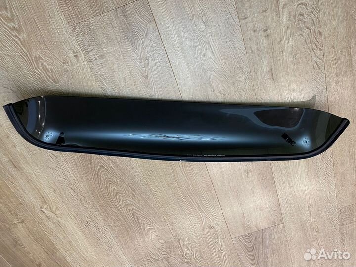 Дефлектор люка на Toyota 200 leхus lx 200