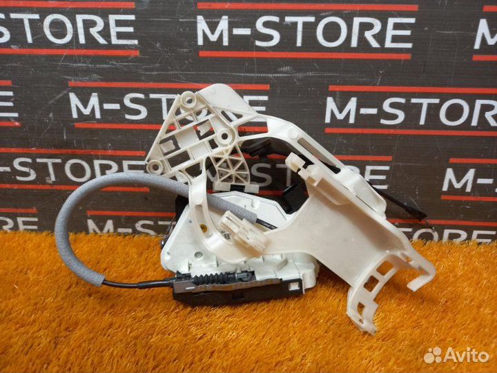 Замок двери задний левый Volkswagen Tiguan 5N cawa